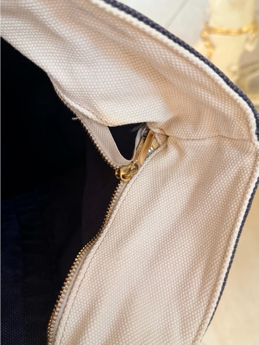 Tory Burch Navy Canvas Tote with White Logo Accent beach tote bag 21X15X7 - Picture 8 of 10